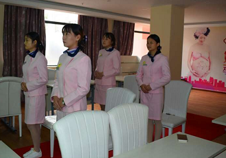 禮儀服務(wù)暖人心，專業(yè)導(dǎo)醫(yī)展新顏——贛州安太婦產(chǎn)醫(yī)院著力提升服務(wù)質(zhì)量